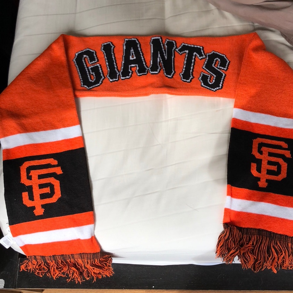 Authentic Giants scarf